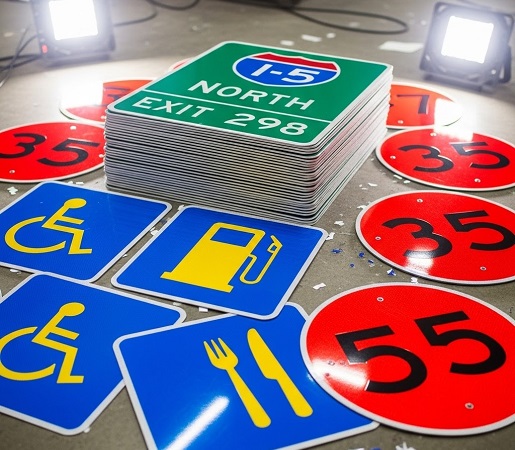 Reflective sheeting for traffic signs