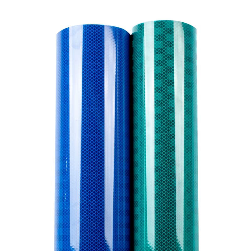 High intensity prismatic reflective sheeting